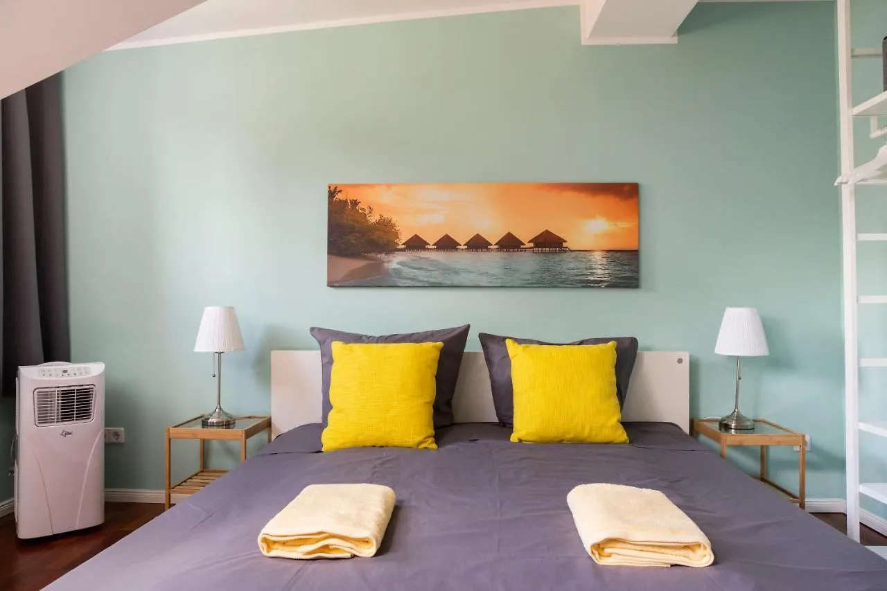 Rosenthaler Calling - Rooftop Apartment+A/C location