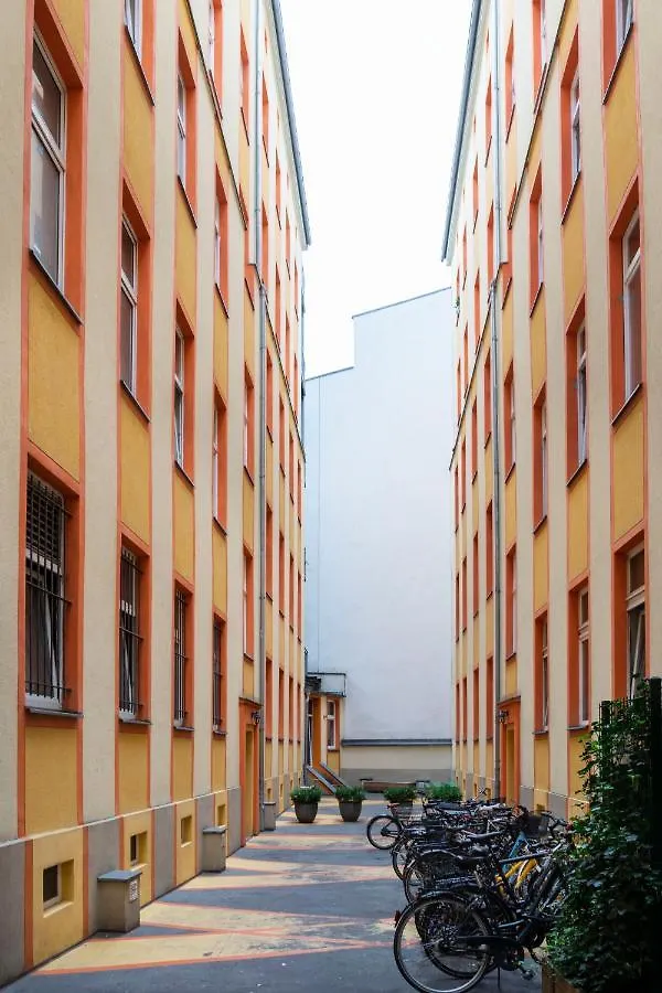 Rosenthaler Calling - Rooftop Apartment+A/C Berlin Germany